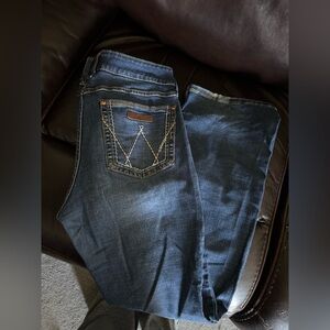 Women’s 17x34 wrangler bootcut jeans.